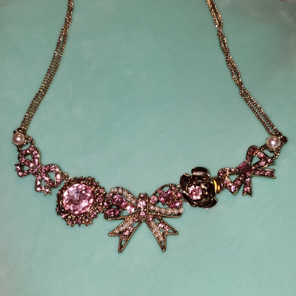 Betsey Johnson pink and gold pearl bow necklace